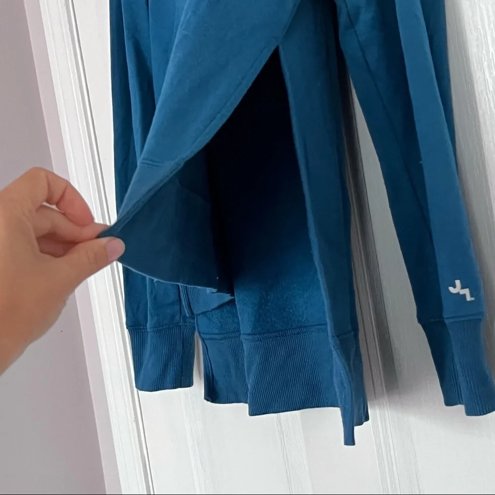 Soft JoyLab Split Hem Sweatshirt - Picture 3 of 3